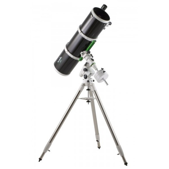 Newton SkyWatcher 200/1000 mm telescope with NEQ5 mount