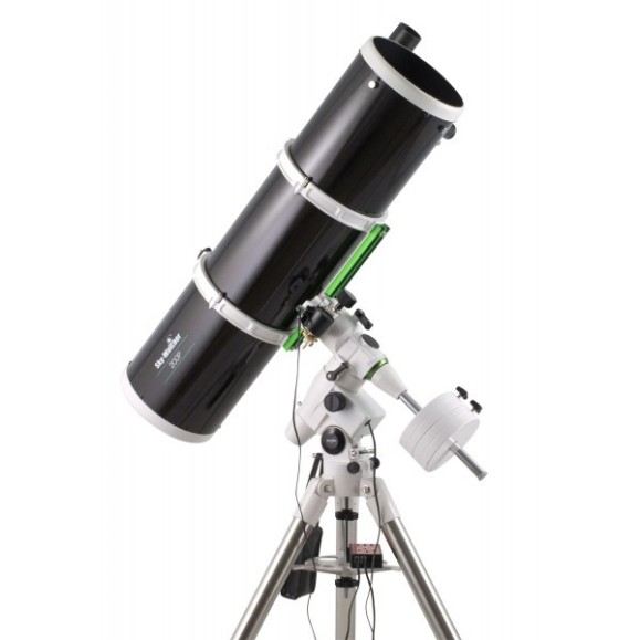 Newton SkyWatcher 200/1000mm telescope with NEQ5 mount and twin motors